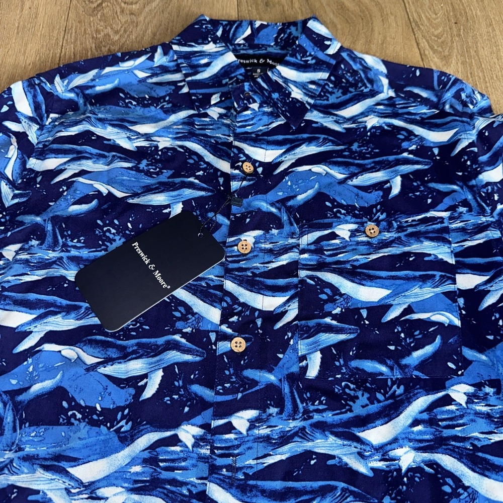 Preswick & Moore Men's Navy‎ Whales SS Button Up Shirt Size Small 100% Rayon